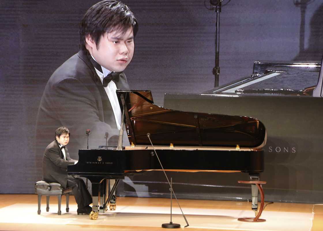 Blind piano players Blind piano players