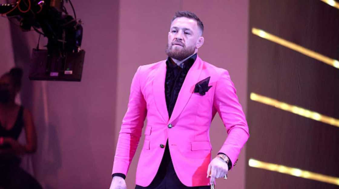 UFC Star Claims He’s Richer Than Lionel Messi and Cristiano Ronaldo After Embarrassing Baseball Pitch UFC Star Claims He’s Richer Than Lionel Messi and Cristiano Ronaldo After Embarrassing Baseball Pitch