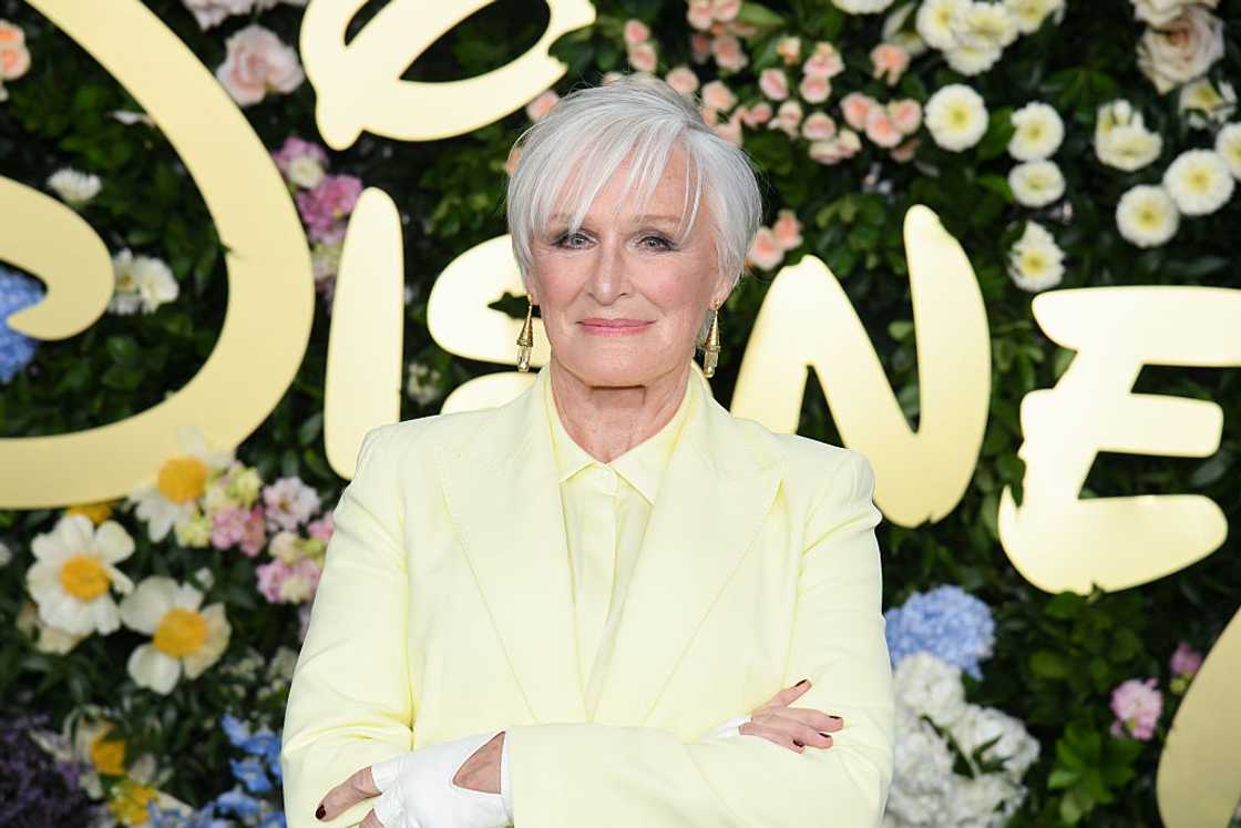 Glenn Close in a cream yellow suit Glenn Close in a cream yellow suit