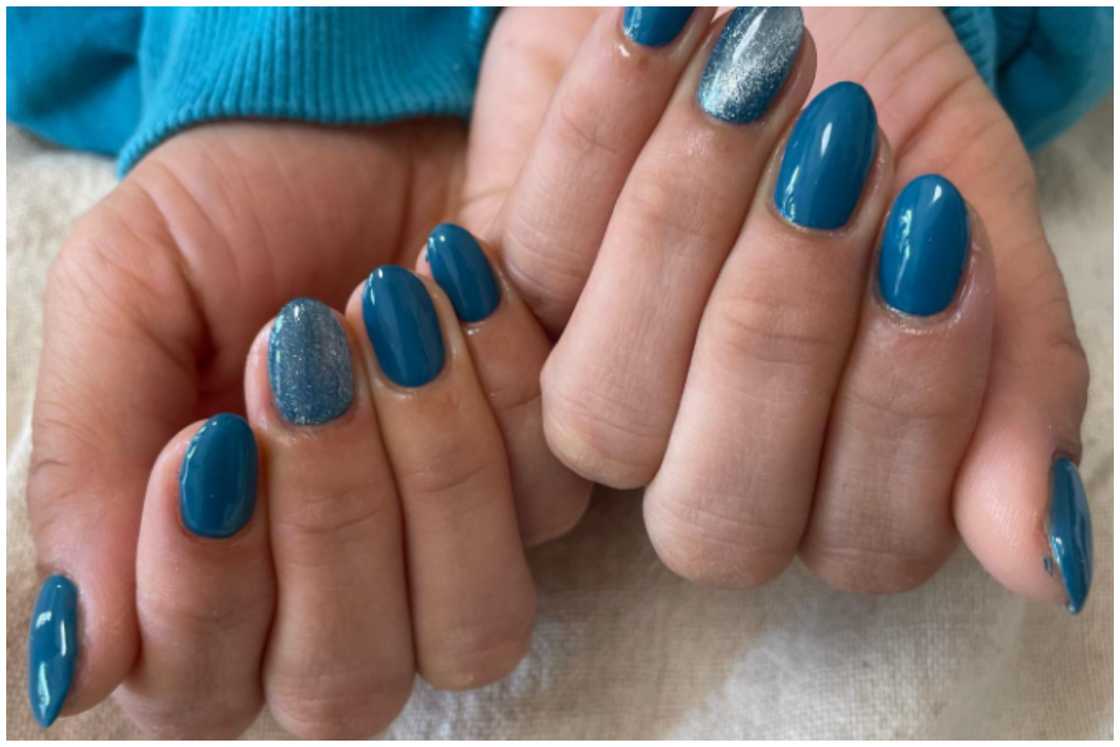 Turquoise nails Turquoise nails