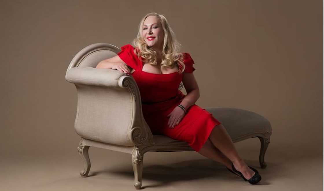 Stone cold Steve Austin's spouse Stone cold Steve Austin's spouse