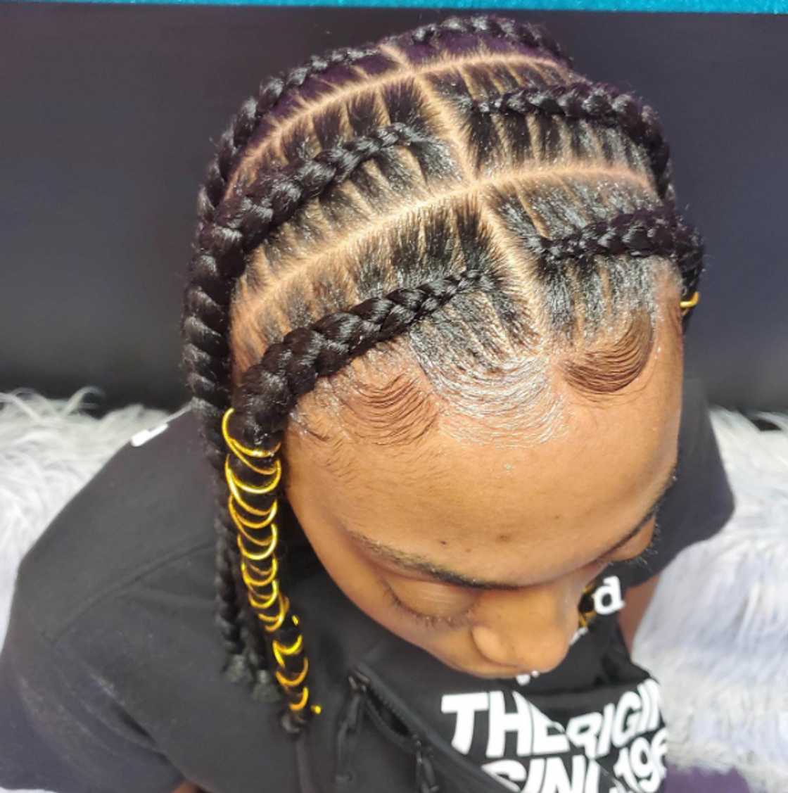 Long Pop Smoke hairstyle with accessories Long Pop Smoke hairstyle with accessories