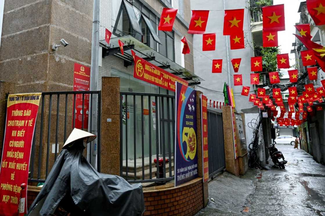 Vietnam is remaking its state apparatus, with 100,000 positions slated to be scrapped as Hanoi seeks to streamline bureaucracy and boost the economy Vietnam is remaking its state apparatus, with 100,000 positions slated to be scrapped as Hanoi seeks to streamline bureaucracy and boost the economy