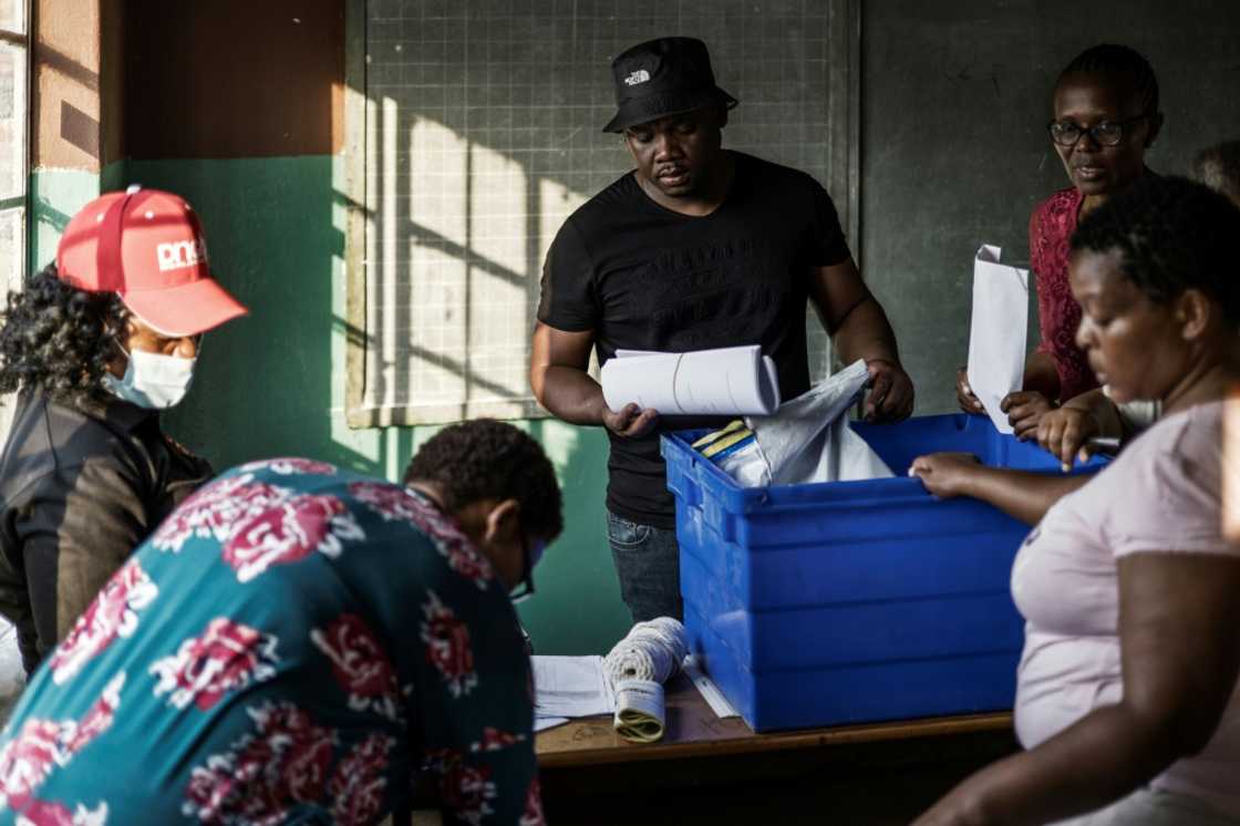 About 1.5 million people are registered to vote, with ballots opening at 07:00 am (0500 GMT) About 1.5 million people are registered to vote, with ballots opening at 07:00 am (0500 GMT)
