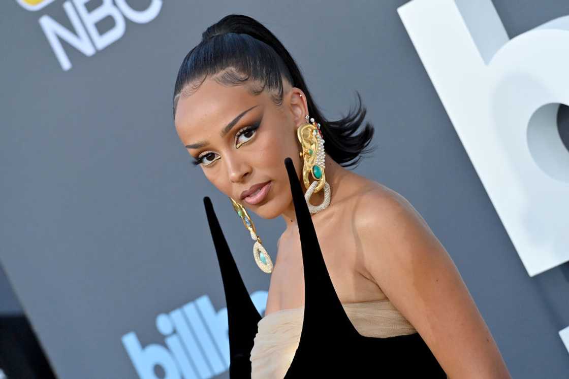 Deborah Elizabeth Sawyer Deborah Elizabeth Sawyer