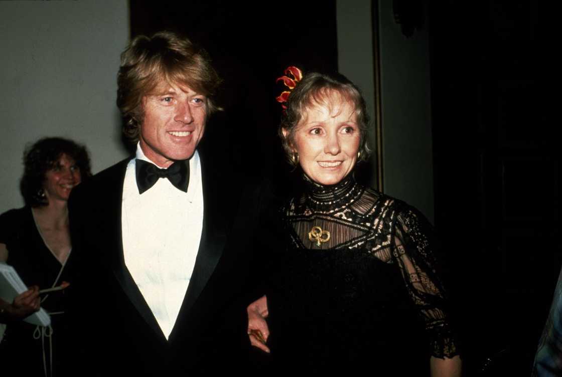Robert Redford (L) and his ex-wife Lola Van Wagenen (R) Robert Redford (L) and his ex-wife Lola Van Wagenen (R)