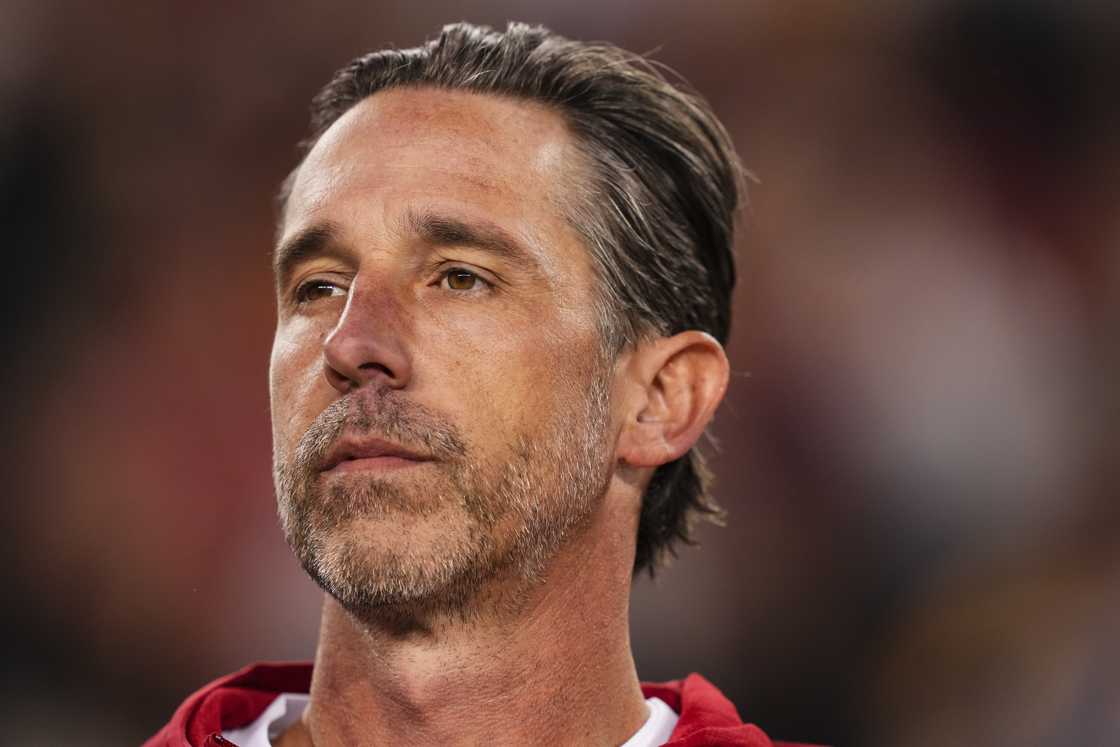 Kyle Shanahan looks on from the sideline at Levi's Stadium