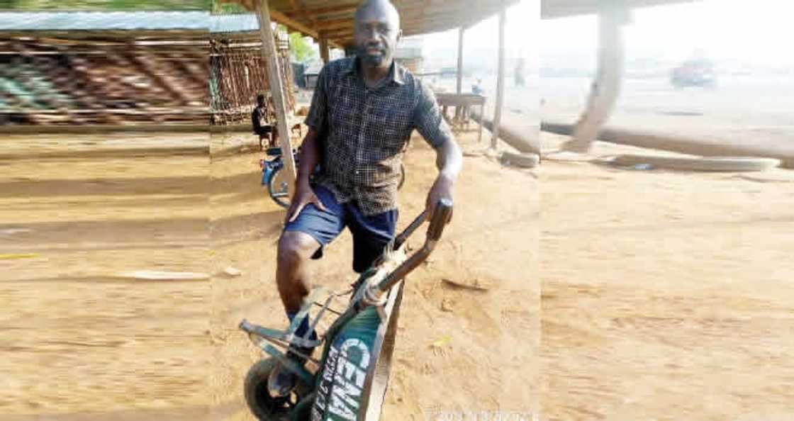 Terhemen Anongo: How I dropped out of medical school at 500L, ended up as wheelbarrow pusher, man narrates a tragic story Terhemen Anongo: How I dropped out of medical school at 500L, ended up as wheelbarrow pusher, man narrates a tragic story