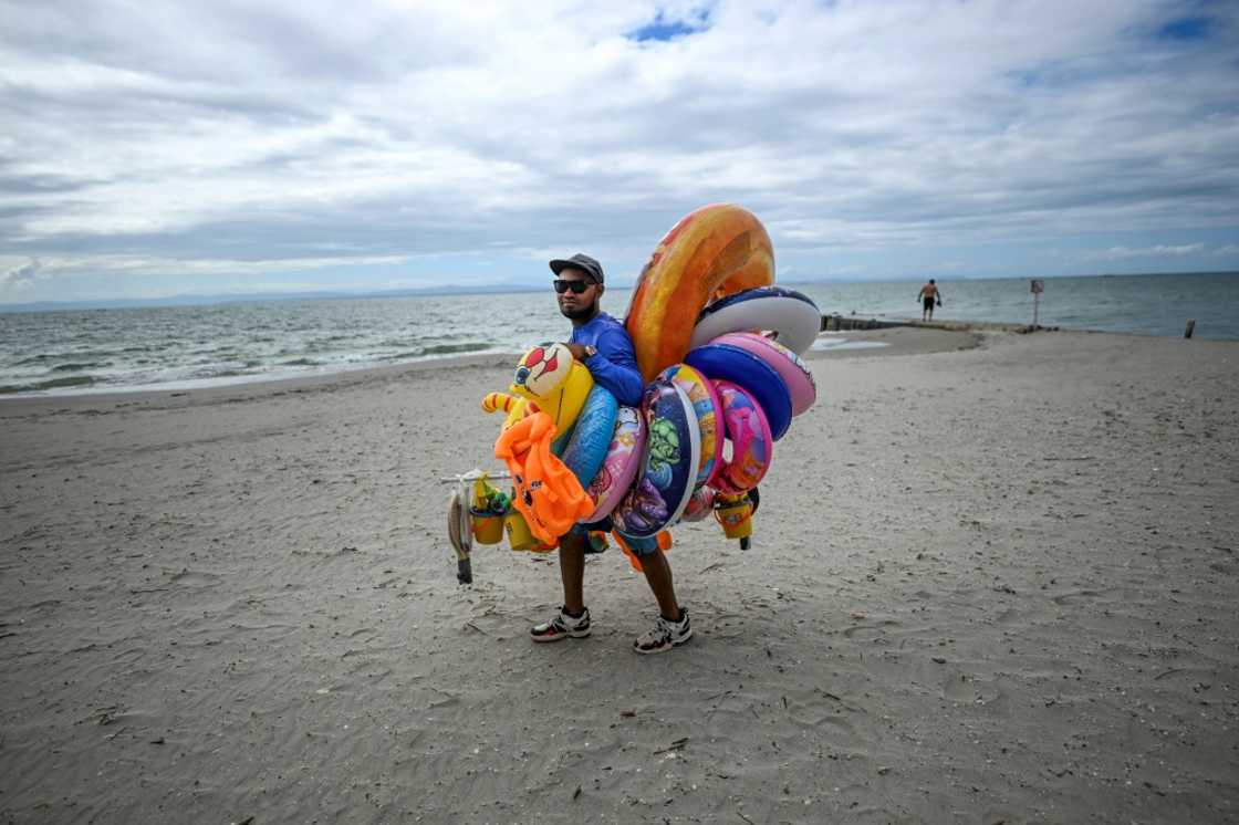 Beach vendors in Margarita say they struggle without the tourists Beach vendors in Margarita say they struggle without the tourists