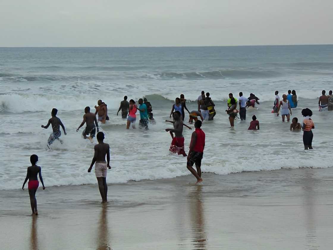 Crowds of local people on Bojo Beach.