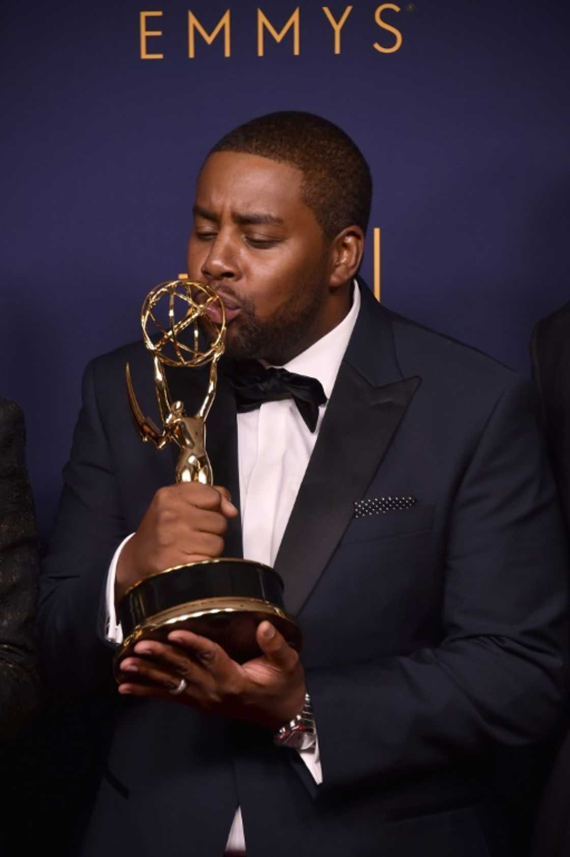 Emmys host Kenan Thompson won his own statuette in 2018 Emmys host Kenan Thompson won his own statuette in 2018