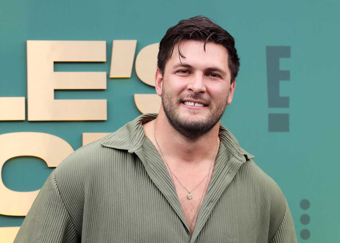 Brock Davies arrives at the 2024 People's Choice Awards