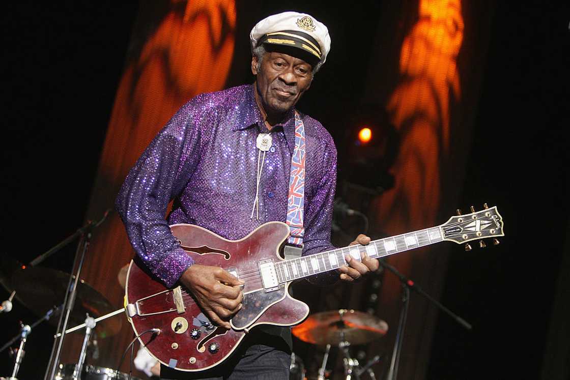 Chuck Berry performs at the 'Les Legendes Du Rock and Roll' concert Chuck Berry performs at the 'Les Legendes Du Rock and Roll' concert