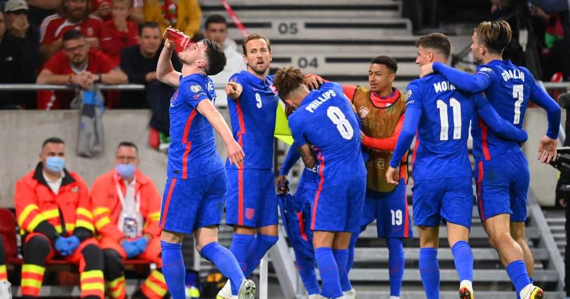 Declan Rice Hilariously Drinks from Cup Tossed at England Players.