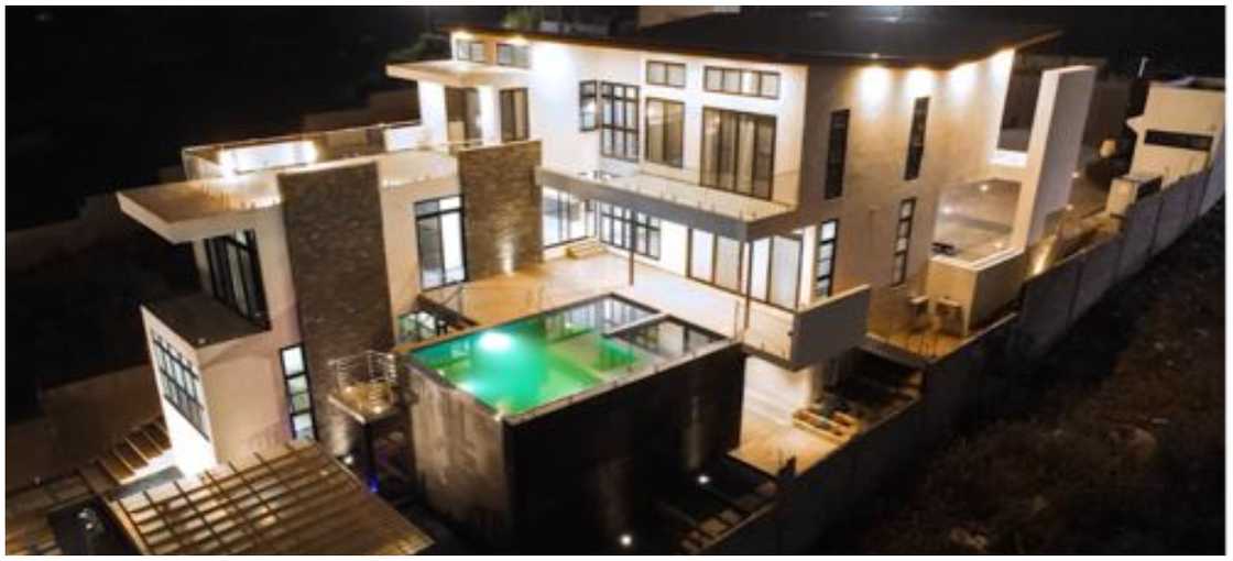 The 7-bedroom property overlooking the mountainside The 7-bedroom property overlooking the mountainside