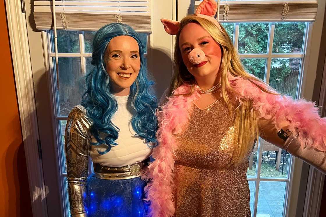 Ash Kelley (R) and Alaina Urquhart (L) Ash Kelley (R) and Alaina Urquhart (L)