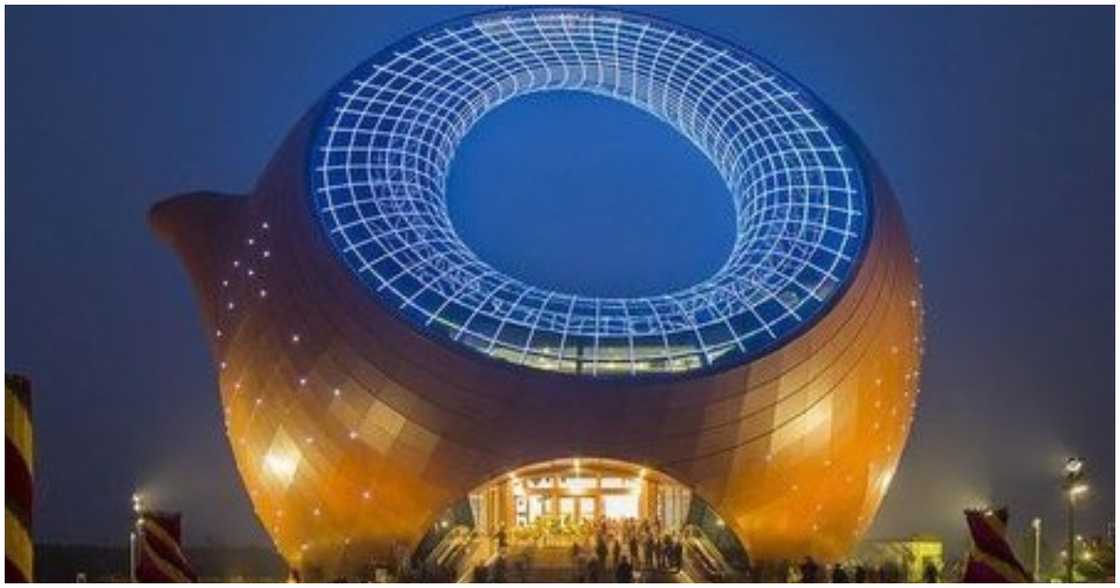 Teapot Building Teapot Building