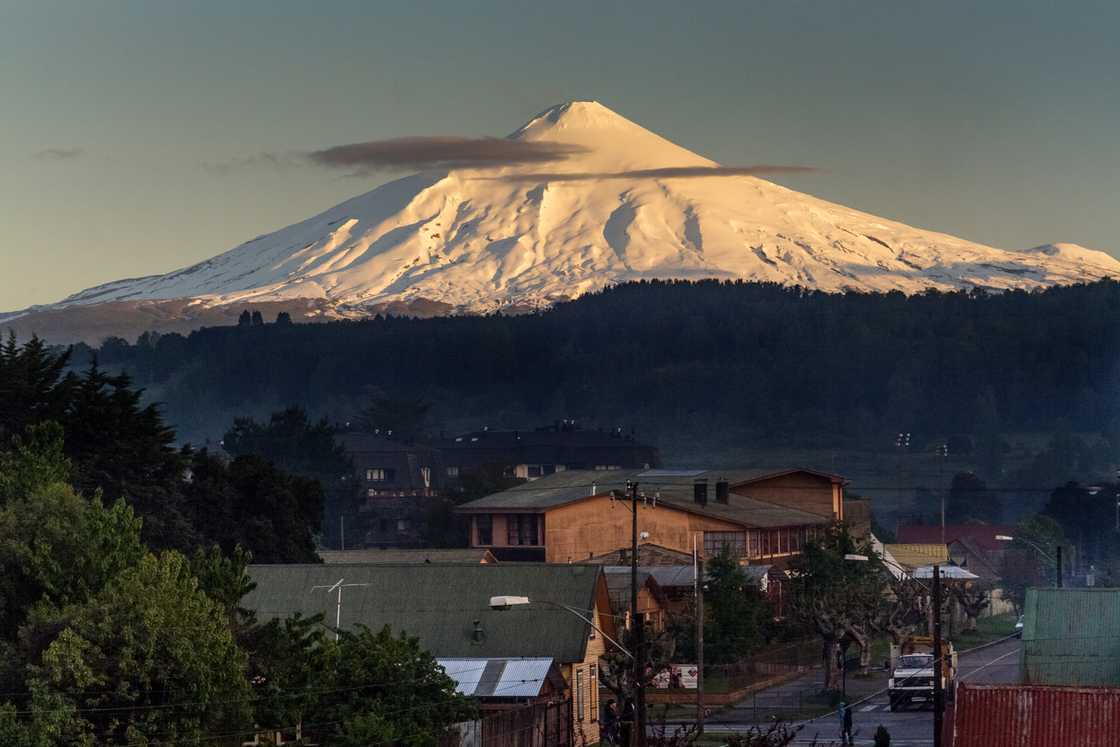 Famous volcanoes Famous volcanoes