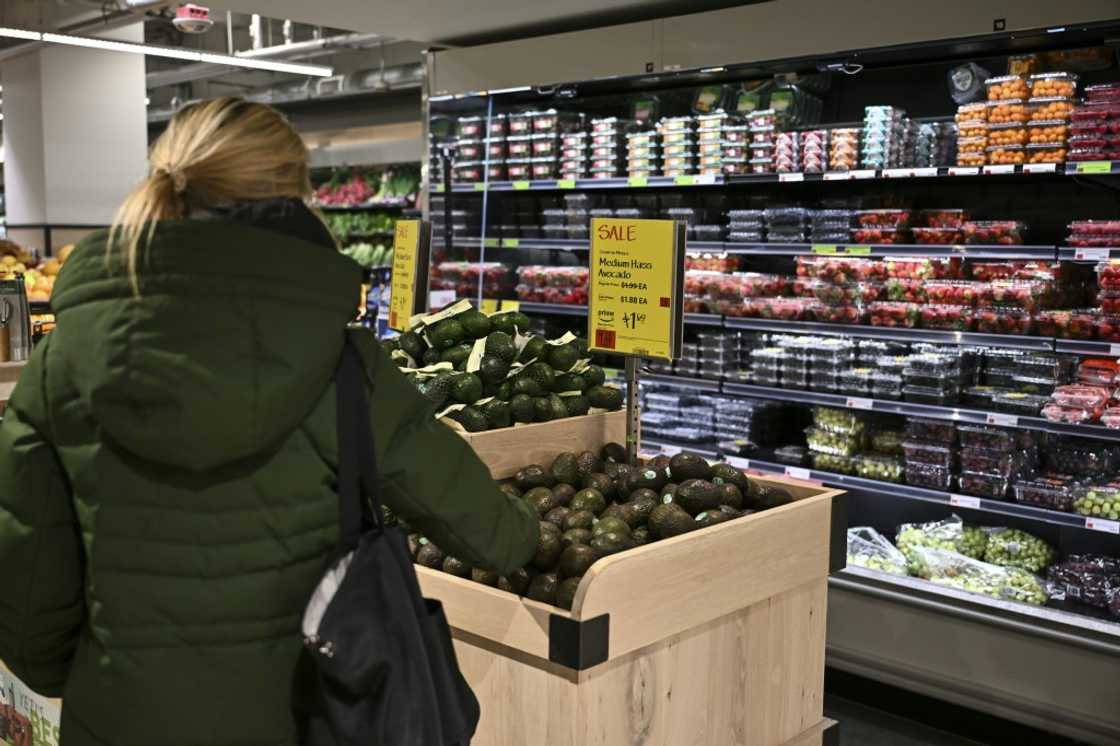 In May, US retail sales fell 0.9 percent from the prior month, more than analysts expected according to government data In May, US retail sales fell 0.9 percent from the prior month, more than analysts expected according to government data