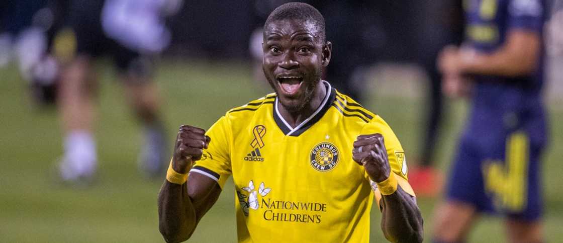 Jonathan Mensah scores the winning goal for Columbus Crew in MLS Jonathan Mensah scores the winning goal for Columbus Crew in MLS