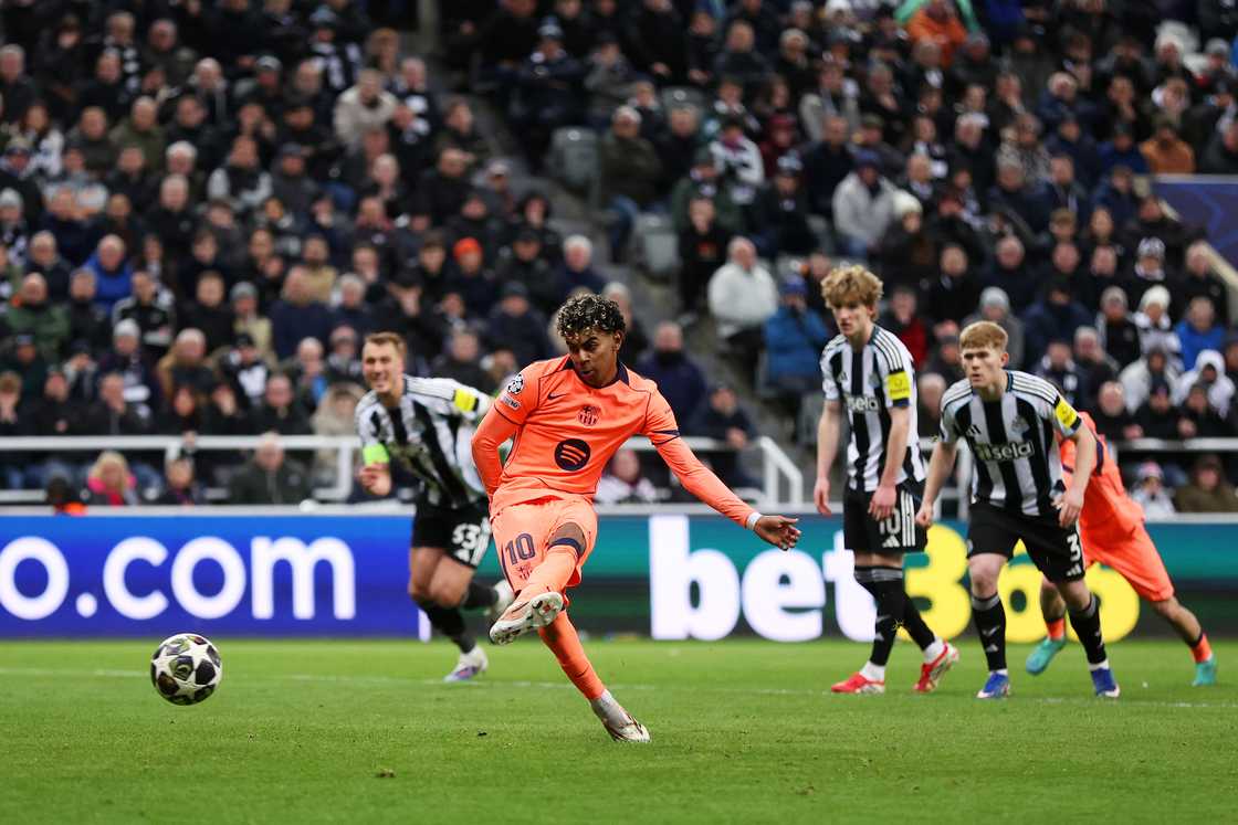 Yamal penalty Newcastle United, Raphinha reaction Newcastle game, St James’ Park Champions League, Barcelona players reaction, Raphinha injury return, Barca UCL draw analysis, Champions League football news