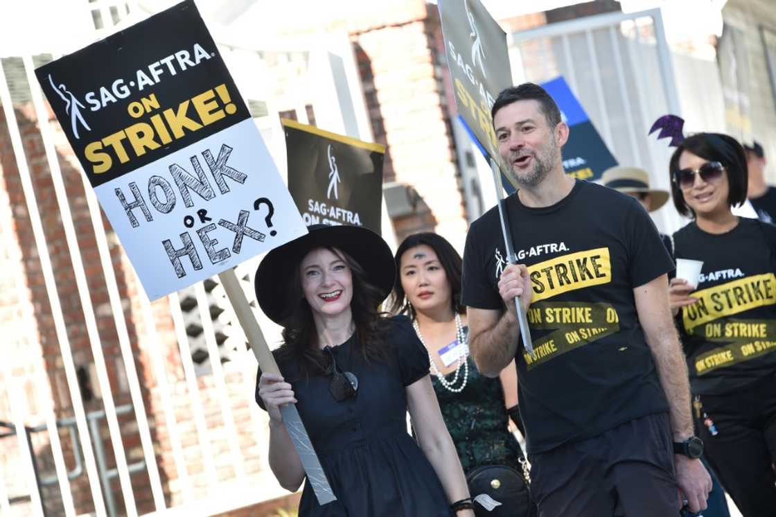 Costumes that could be seen to promote lucrative film figures like Barbie -- or even Oppenheimer -- have been declared off-limits this spooky season by the striking Screen Actors Guild (SAG-AFTRA) Costumes that could be seen to promote lucrative film figures like Barbie -- or even Oppenheimer -- have been declared off-limits this spooky season by the striking Screen Actors Guild (SAG-AFTRA)