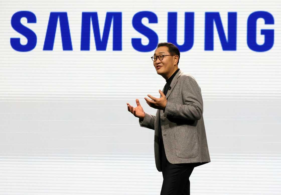 Han Jong-hee, who has died at the age of 63, joined Samsung in 1988 and was seen as having played a key role in getting its high-end TV sets noticed worldwide Han Jong-hee, who has died at the age of 63, joined Samsung in 1988 and was seen as having played a key role in getting its high-end TV sets noticed worldwide