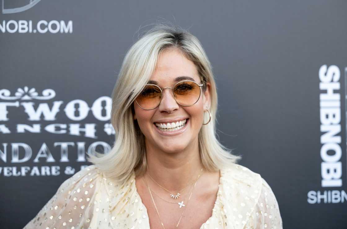 Lauren Compton at the Shibnobi.com Headliners Ball at the Hollywood Improv in LA Lauren Compton at the Shibnobi.com Headliners Ball at the Hollywood Improv in LA