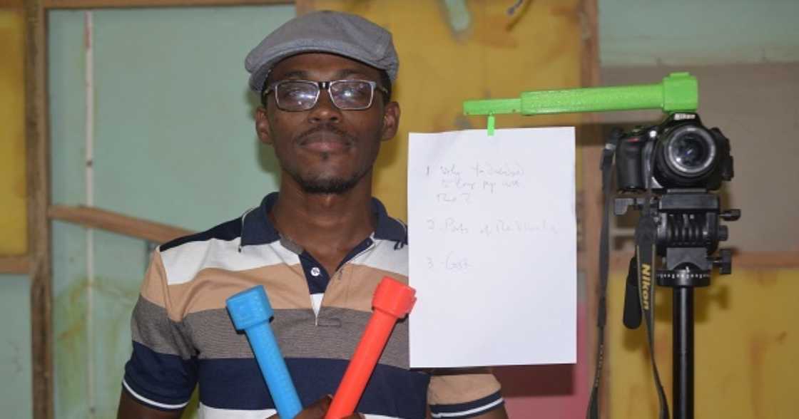Ghanaian journalist invents gadget for shooting interviews with no cameraman Ghanaian journalist invents gadget for shooting interviews with no cameraman