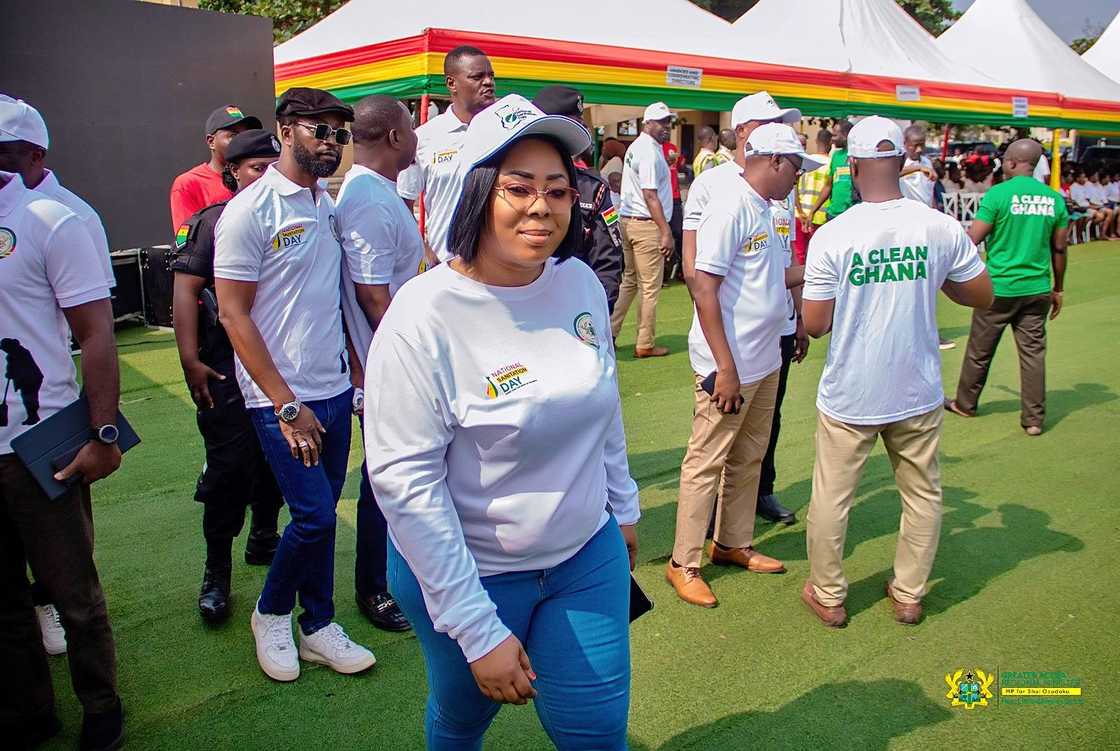 hon. linda ocloo, ghana, accra metropolitan assembly, traders, regional minister, mayor michael kpakpo, sanitation, garbage, uncollected trash, national sanitation day