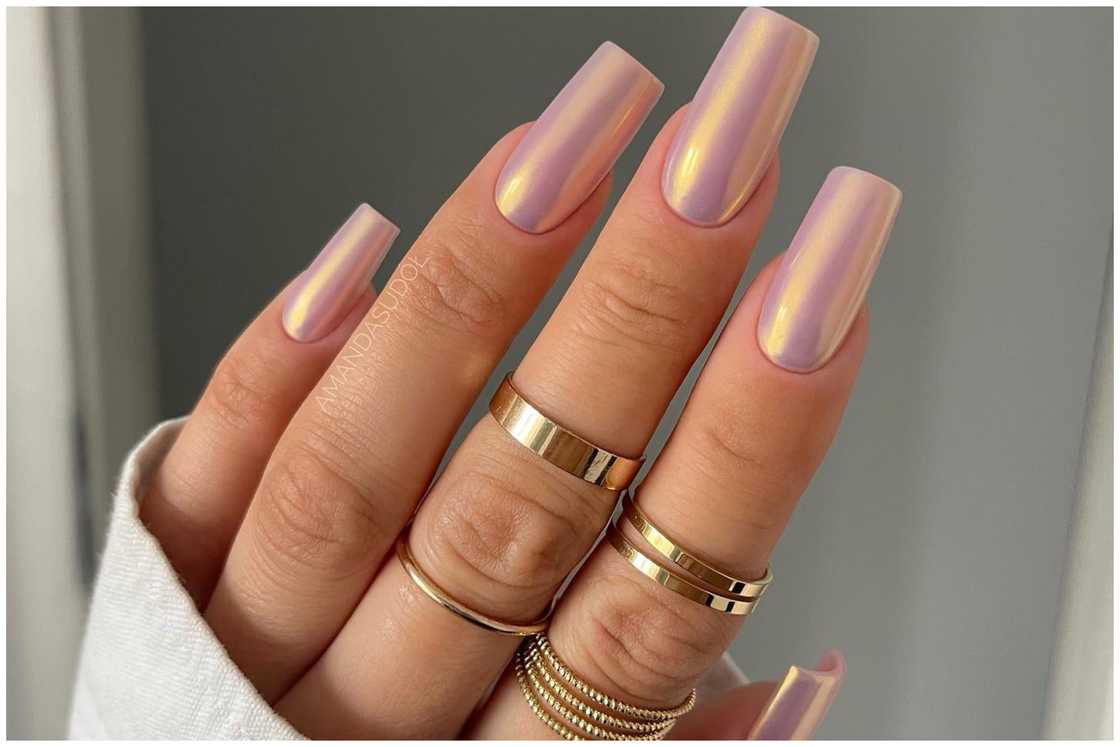 Squared pink glazed doughnut nails