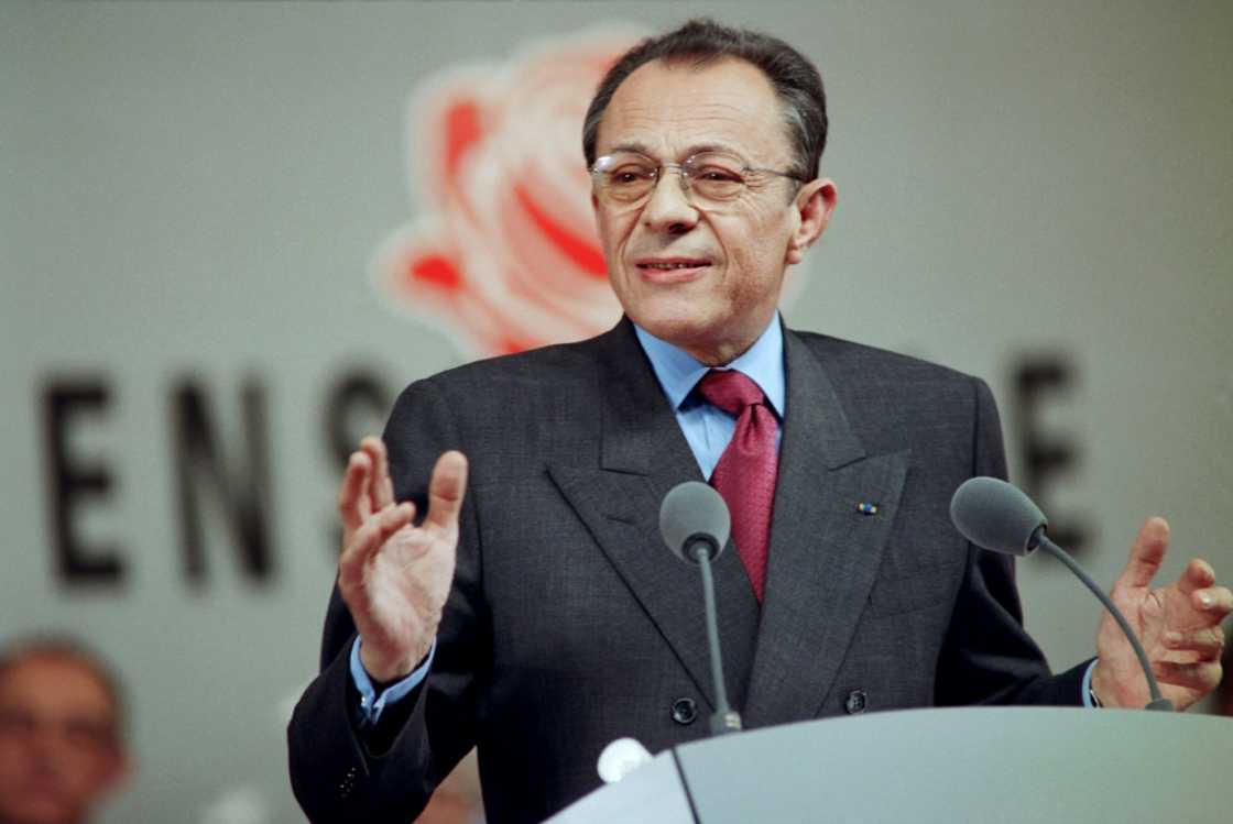 Former Socialist Prime Minister Michel Rocard served as the head of a minority government from 1988-91. Former Socialist Prime Minister Michel Rocard served as the head of a minority government from 1988-91.