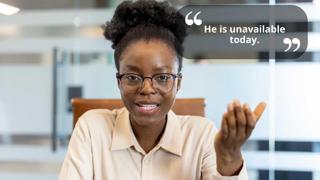 A woman explaining with hand signs