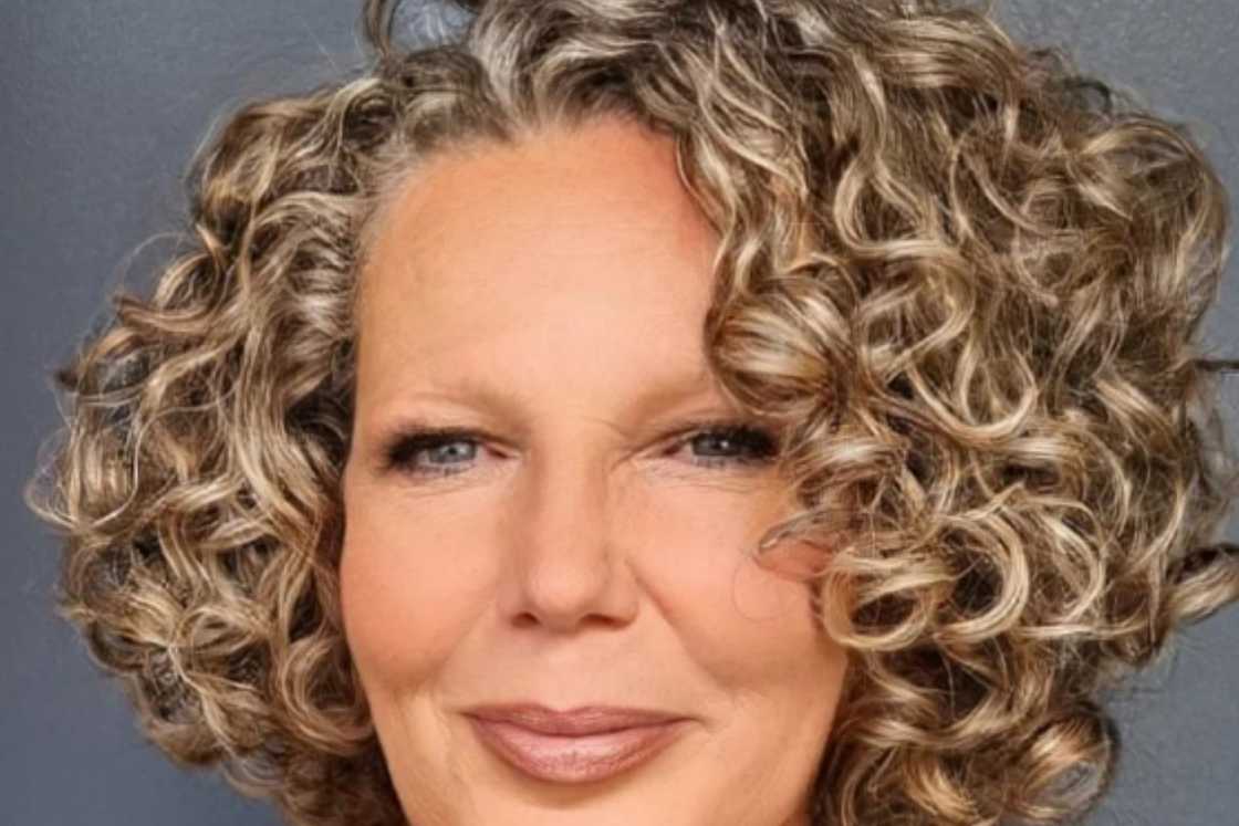 graduation hairstyles graduation hairstyles