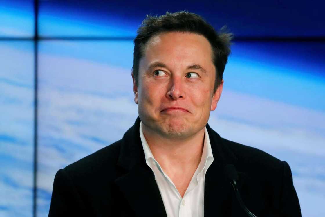 Elon Musk, Brain Chips, Robot