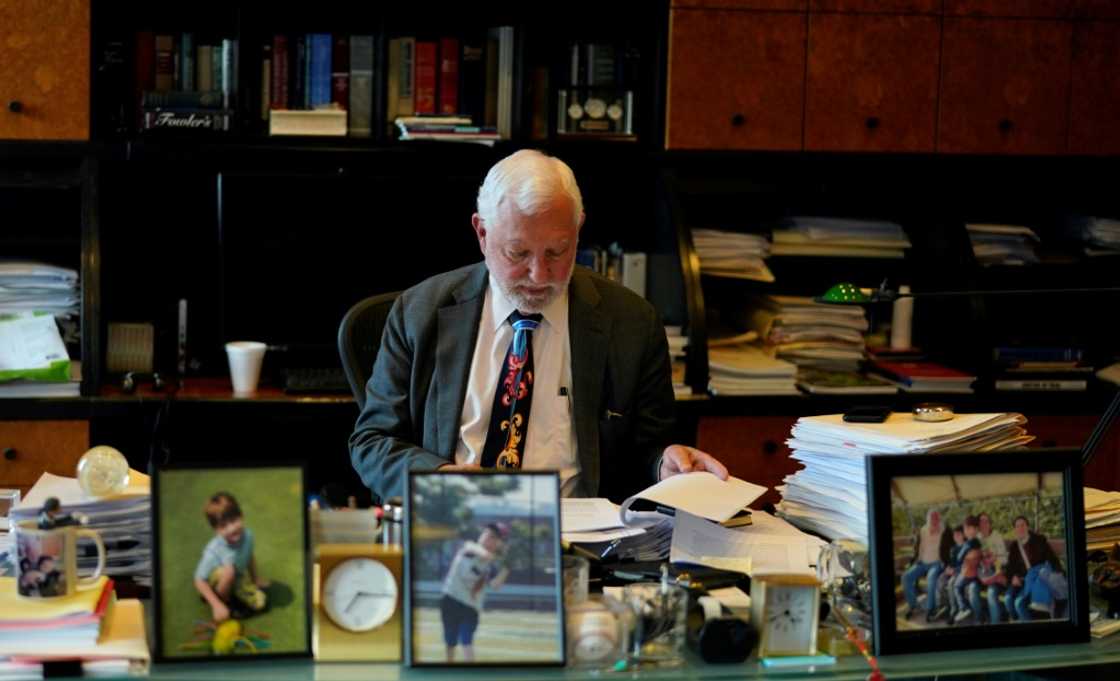 Judge Jed Rakoff, a senior judge for the US District Court for the Southern District of New York, says prosecuting CEOs involves a painstaking process Judge Jed Rakoff, a senior judge for the US District Court for the Southern District of New York, says prosecuting CEOs involves a painstaking process