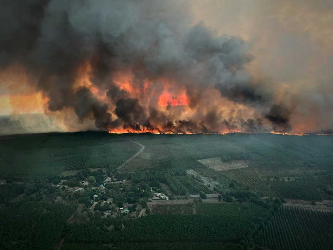 Officals have warned the fire is spreading toward the A63 motorway, a major artery linking Bordeaux to Spain Officals have warned the fire is spreading toward the A63 motorway, a major artery linking Bordeaux to Spain