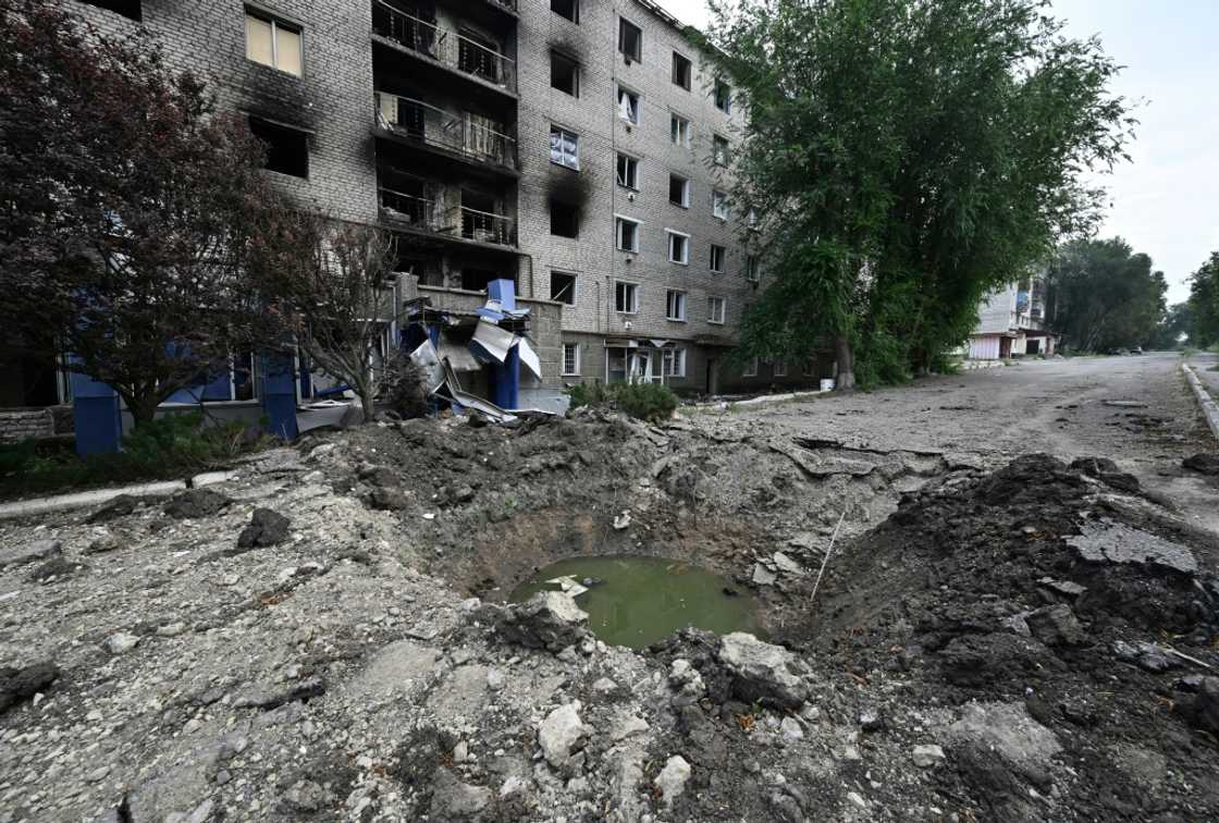 A shell crater in Siversk, 20 kilometres from the frontline in eastern Ukraine A shell crater in Siversk, 20 kilometres from the frontline in eastern Ukraine