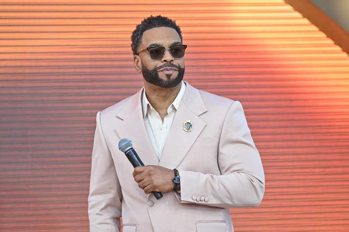 Method Man speaks onstage during the 2024 ESSENCE Black Women In Hollywood Awards Ceremony Method Man speaks onstage during the 2024 ESSENCE Black Women In Hollywood Awards Ceremony
