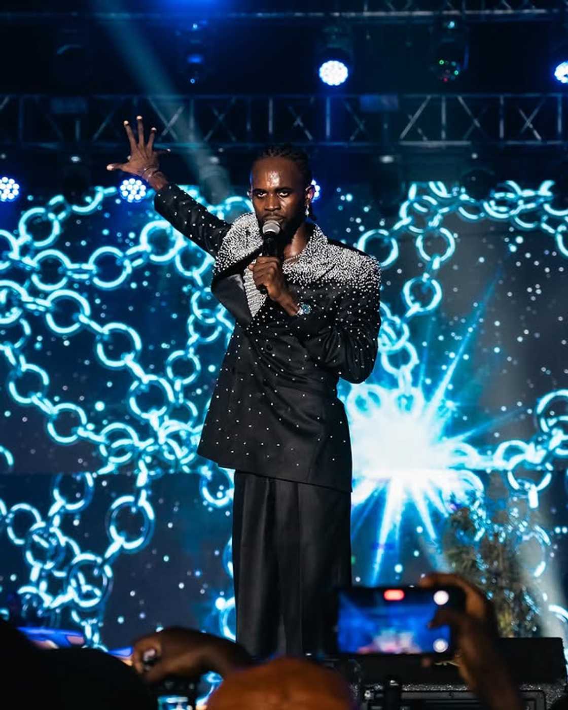 Black Sherif, Black Sherif's fans, Black Sherif's songs, Black Sherif's teeth, Ghanaian musician, Black Sherif's concerts Black Sherif, Black Sherif's fans, Black Sherif's songs, Black Sherif's teeth, Ghanaian musician, Black Sherif's concerts