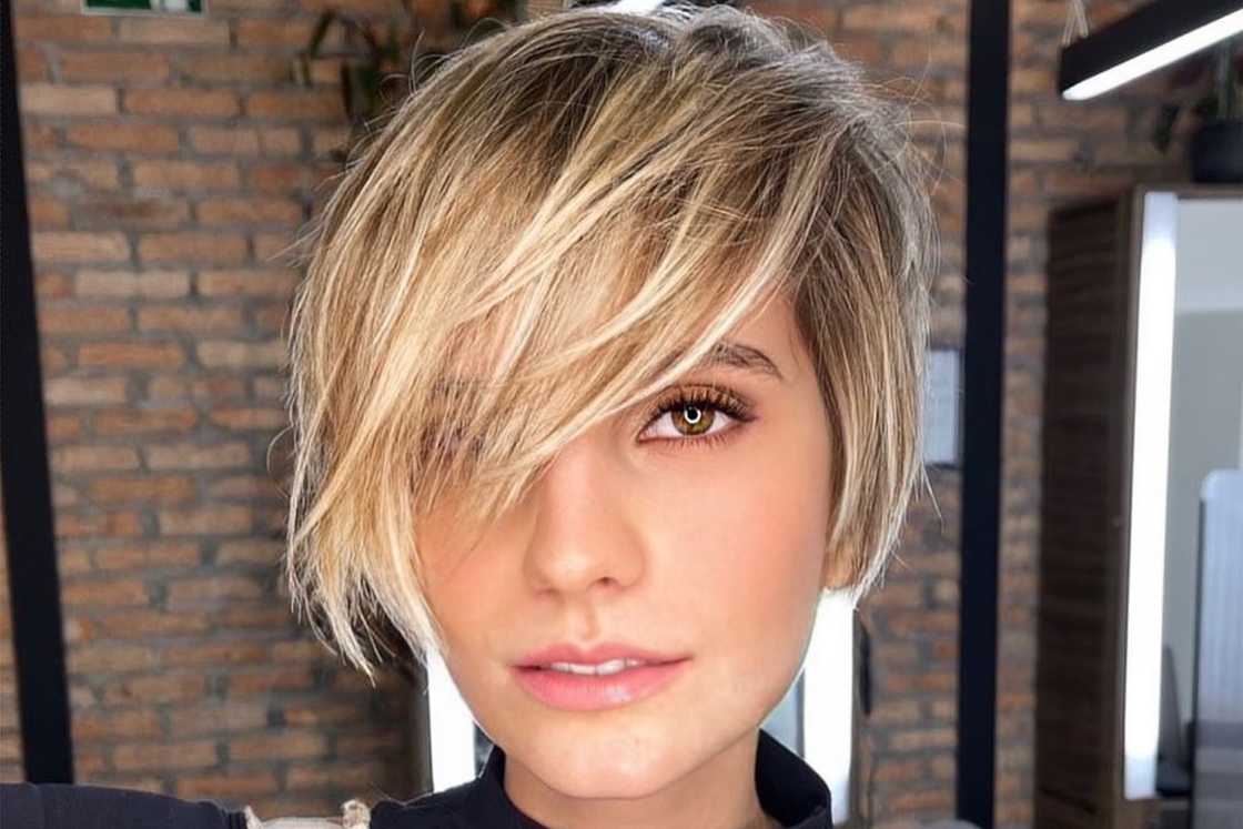 Blonde side-swept bangs for short hair