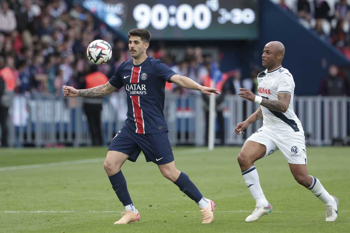 Lucas Beraldo of PSG, Andre Ayew of Le Havre during the Ligue 1 football match between Paris Saint-Germain (PSG) and Le Havre AC (HAC) at Parc des Princes stadium on April 20, 2025 in Paris, France Lucas Beraldo of PSG, Andre Ayew of Le Havre during the Ligue 1 football match between Paris Saint-Germain (PSG) and Le Havre AC (HAC) at Parc des Princes stadium on April 20, 2025 in Paris, France