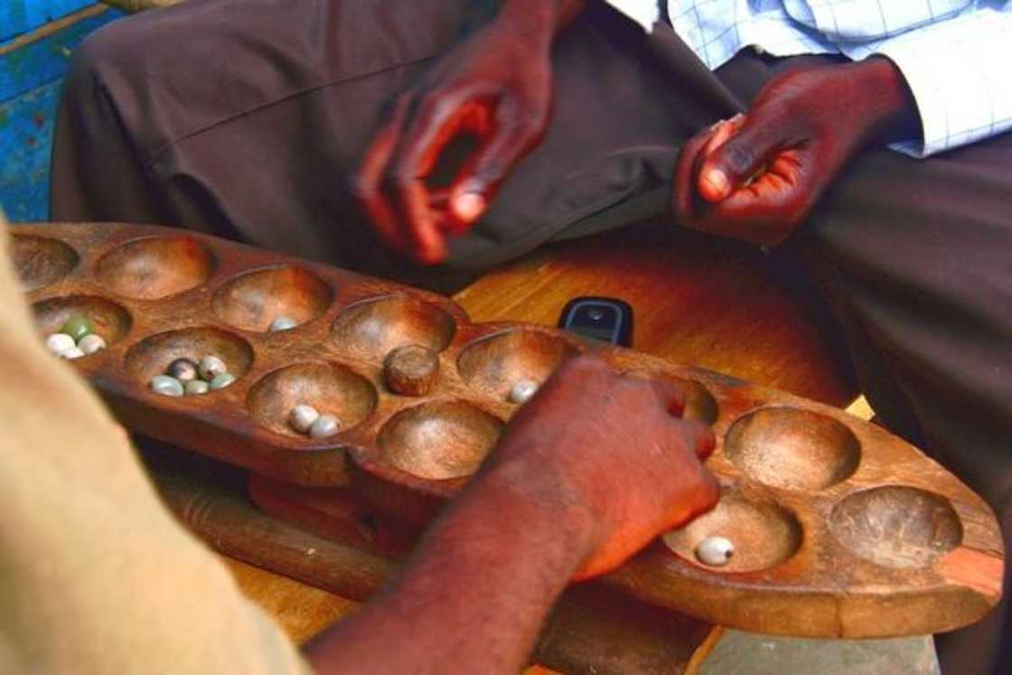 How to play Mancala