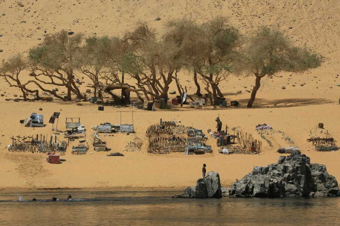 In Aswan, where local Nubian communities have strong historical links across the border in Sudan, early arrivals were met by volunteers offering hot meals In Aswan, where local Nubian communities have strong historical links across the border in Sudan, early arrivals were met by volunteers offering hot meals