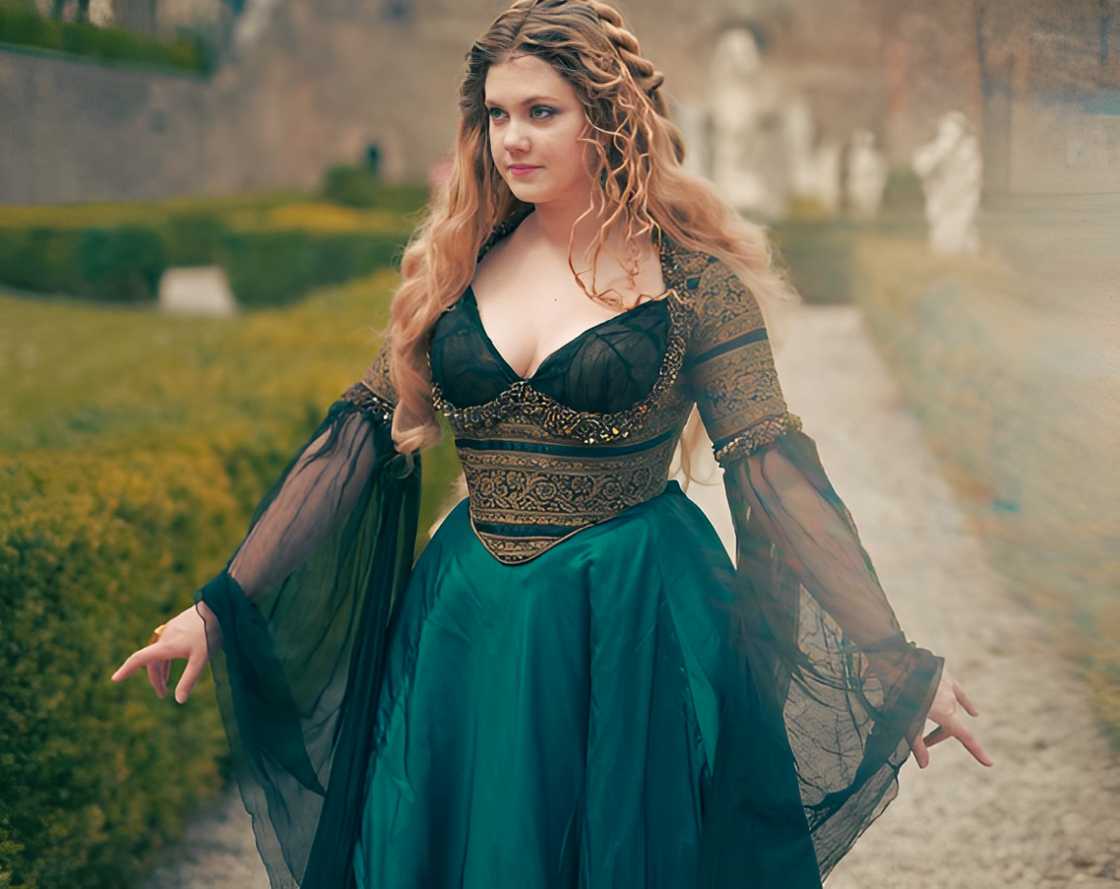 Lamia of Stardust in character Lamia of Stardust in character