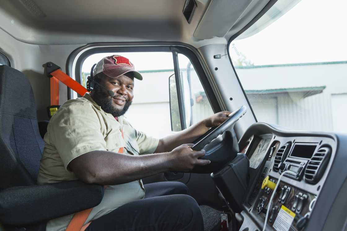 Ghanaian abroad, Ghanaian in US, Lab tech, Lab technician, Truck driving, Truck driving in US, Money making in US. Ghanaian abroad, Ghanaian in US, Lab tech, Lab technician, Truck driving, Truck driving in US, Money making in US.