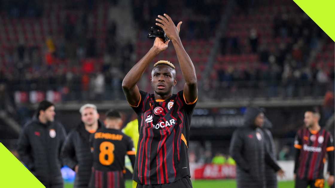 Victor Osimhen applauds Galatasaray fans after the clash against AZ Alkmaar Victor Osimhen applauds Galatasaray fans after the clash against AZ Alkmaar