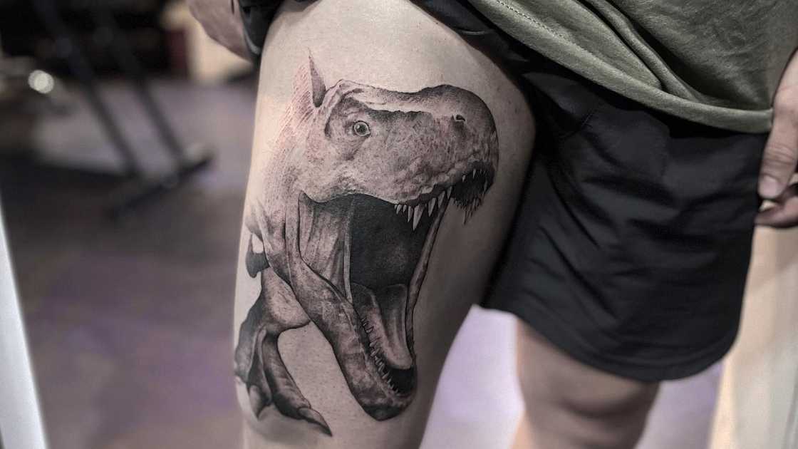 thigh tattoo thigh tattoo