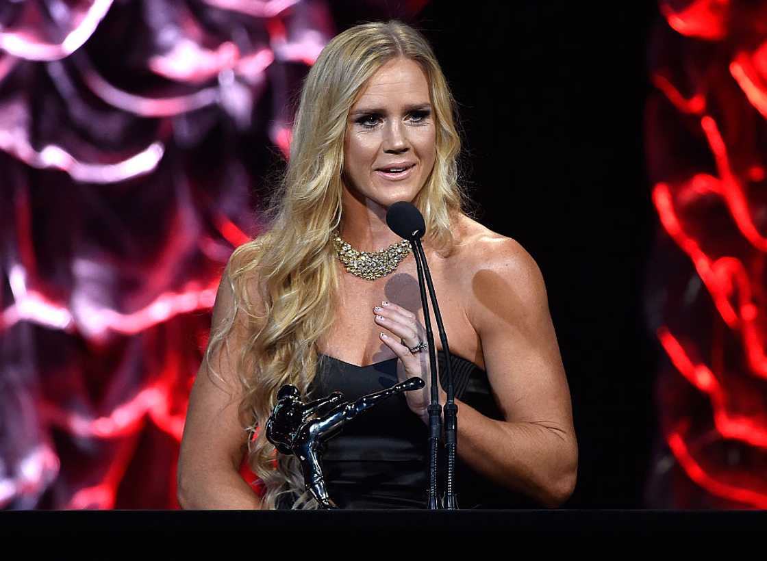 female MMA fighters female MMA fighters