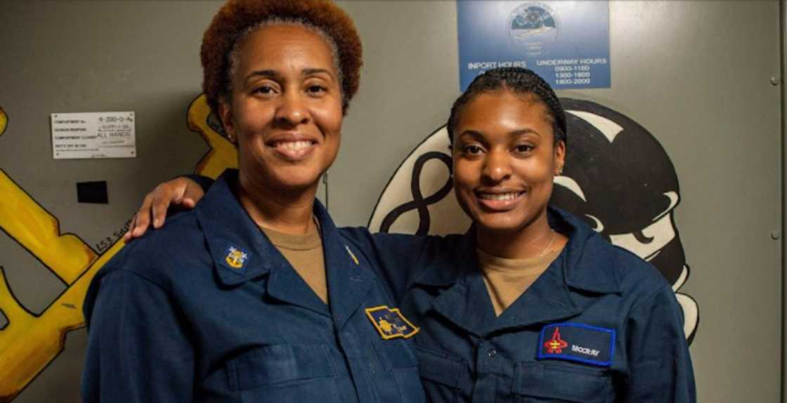 Mother-Daughter duo has Taken Their bond to the next Level as they both Serve In the Navy On the same ship Mother-Daughter duo has Taken Their bond to the next Level as they both Serve In the Navy On the same ship